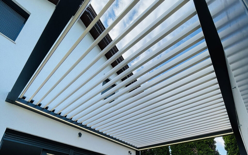 mozgatható lamellás pergola