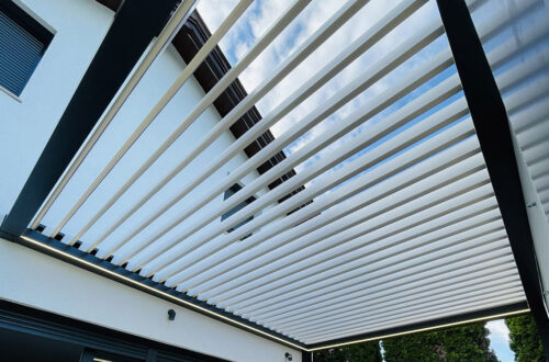 mozgatható lamellás pergola
